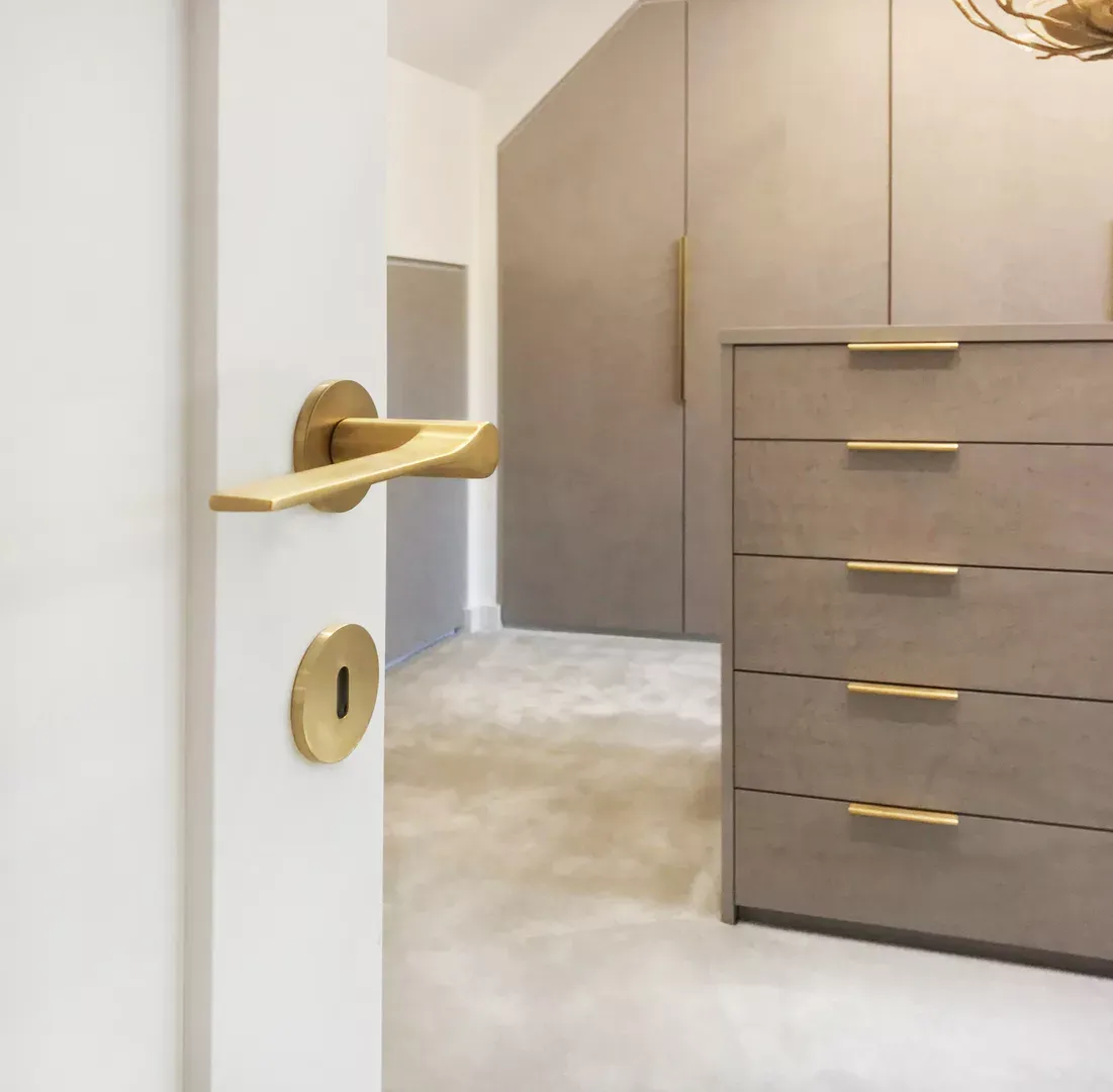High Bank House, Alderley Edge - Dressing Room with Fonteyn Lever (LV1045, Traditional Keyhole Profile Escutcheon (ES1050) & Round Edge Pull (EP1005) in Brushed Brass Waxed - BBW