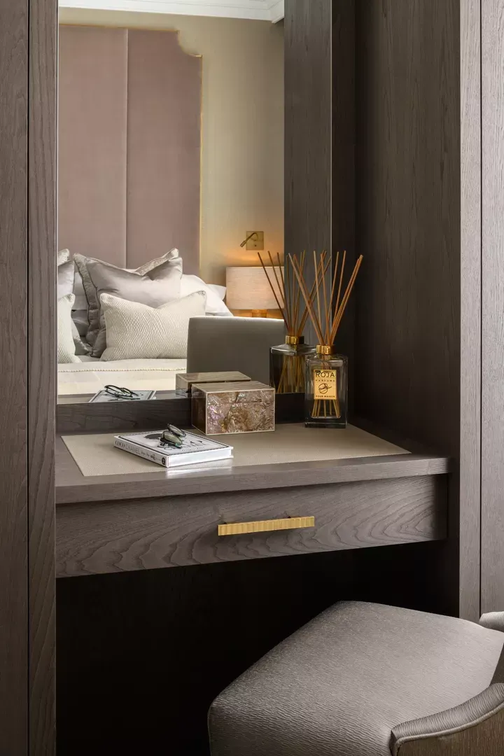 Belgravia Apartment Bedroom Dressing Area with Harlyn Cabinet Handle (CH1083) in Brushed Brass Waxed - BBW