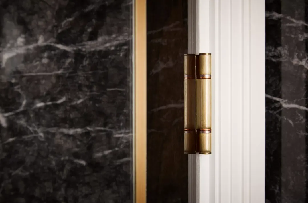 Beau House - Hallway with Bearing Butt Hinge (HG1039) in Brushed Brass - BB